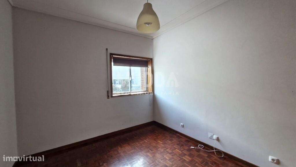 T4 com garagem | Habitação Própria ou Investimento  | Localização exce-5