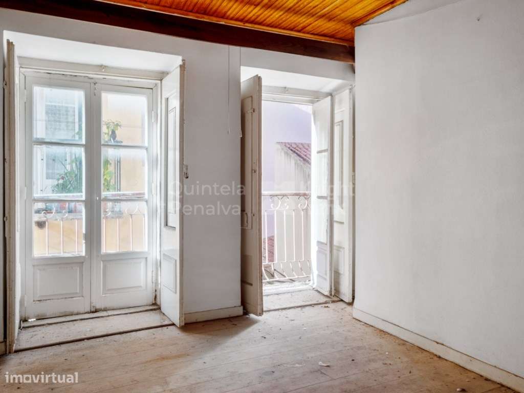 Prédio devoluto com projeto aprovado em Alfama - Grande imagem: 5/27