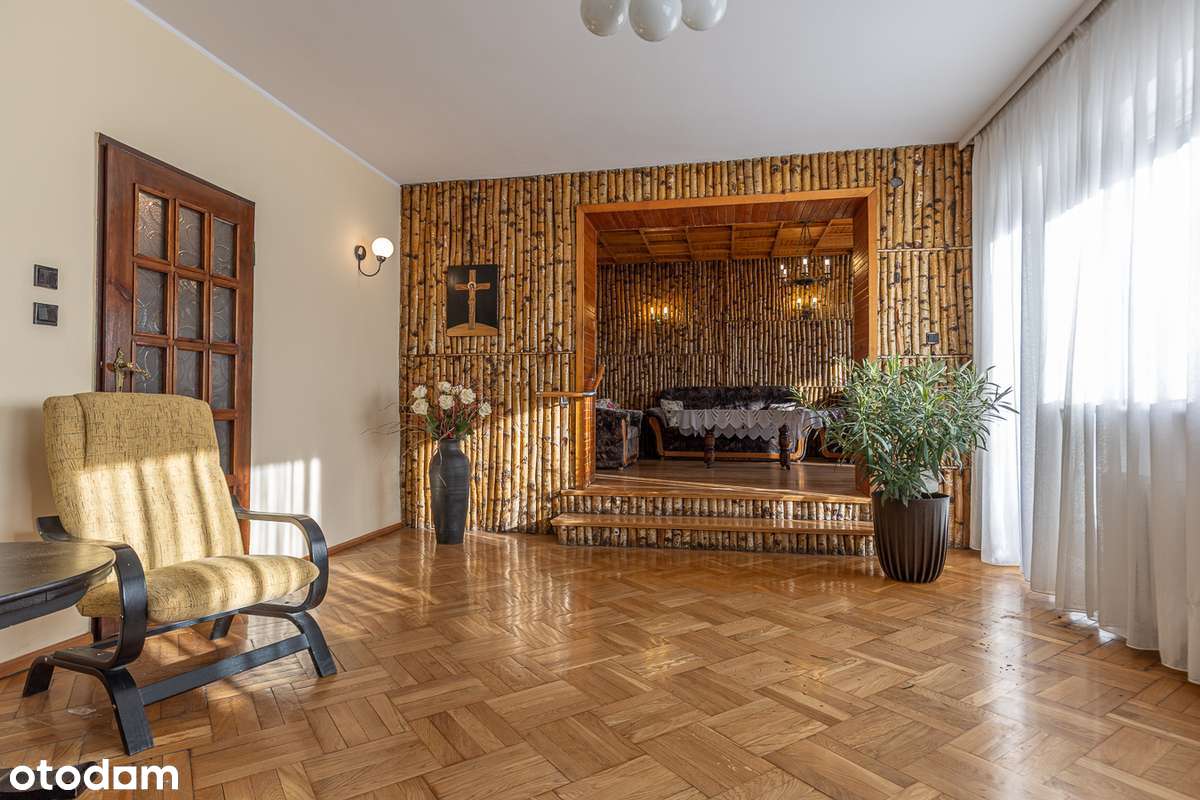 Przestronny dom na Osiedlu Kwiatowym Fotowoltaika Pompa ciepła 3garaże-12