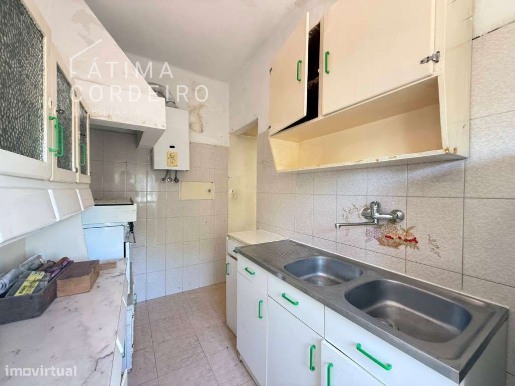 T2 situado em Plena Alcantara, junto á saída da Ponte 25 de Abril-14
