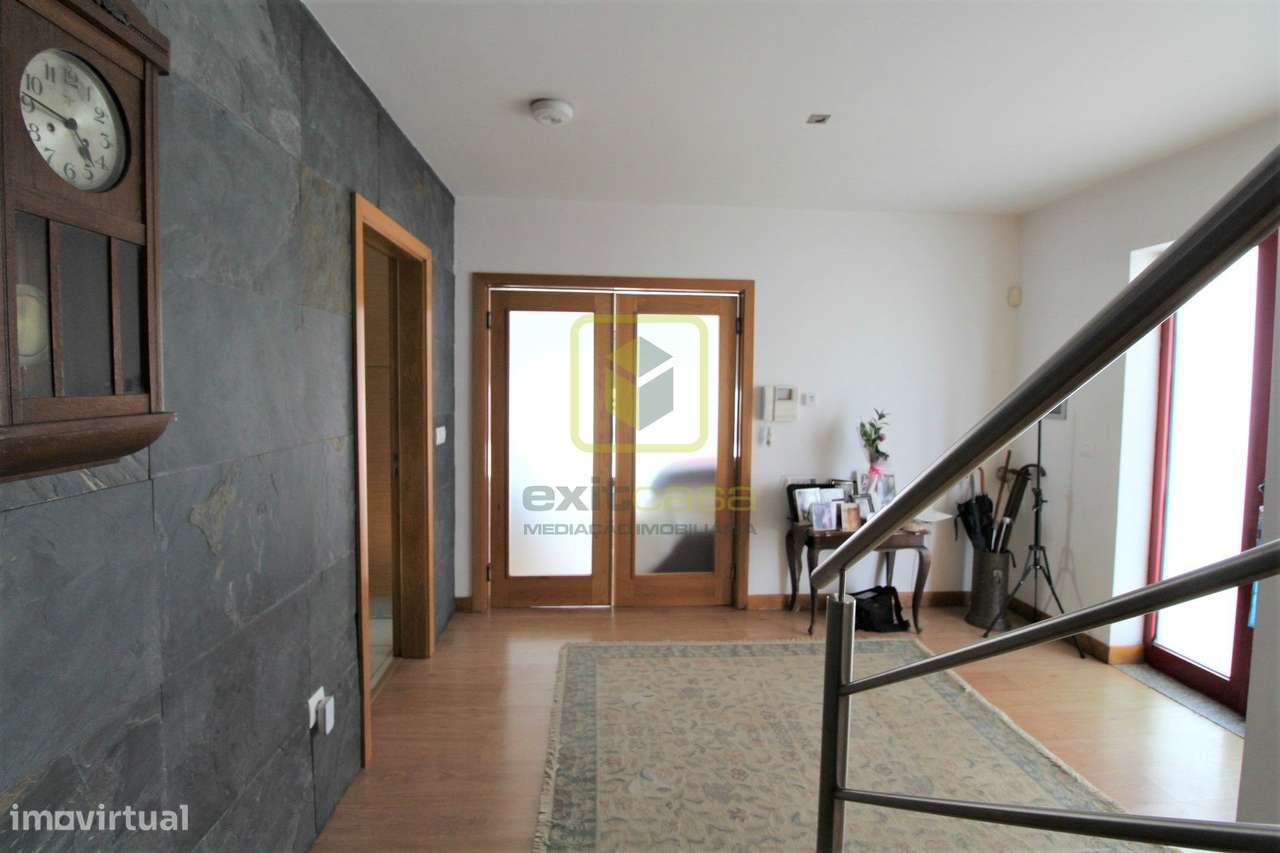 Moradia T4 - Grande imagem: 3/23