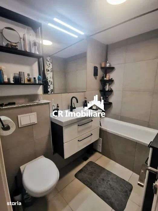 Vanzare Apartament  4. Camere Calea Mosilor La Cheie-4
