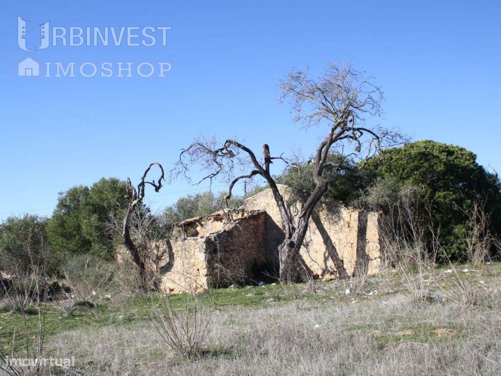 Terreno com ruína para reconstruir em Conceição-Faro, Algarve - Grande imagem: 1/7