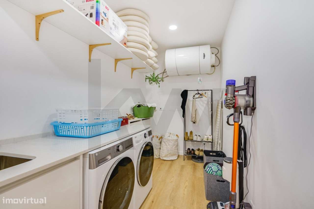 Fabulosa Moradia T4 com Piscina e Espaço Exterior-19