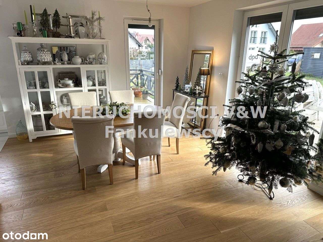 Luksusowa połowa domu w zabudowie bliźniaczej-9