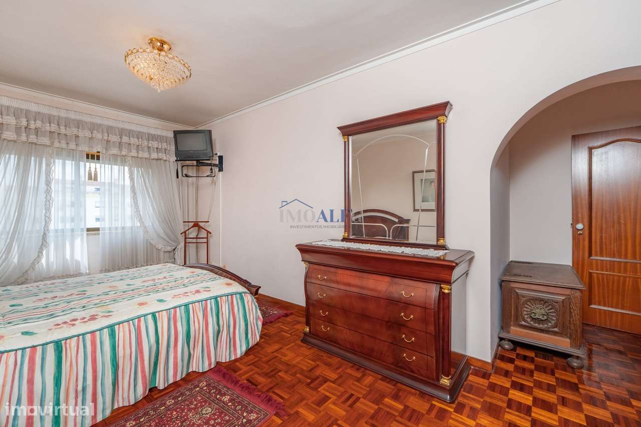 Apartamento T3 em Massamá, junto ao Shopping Center-20