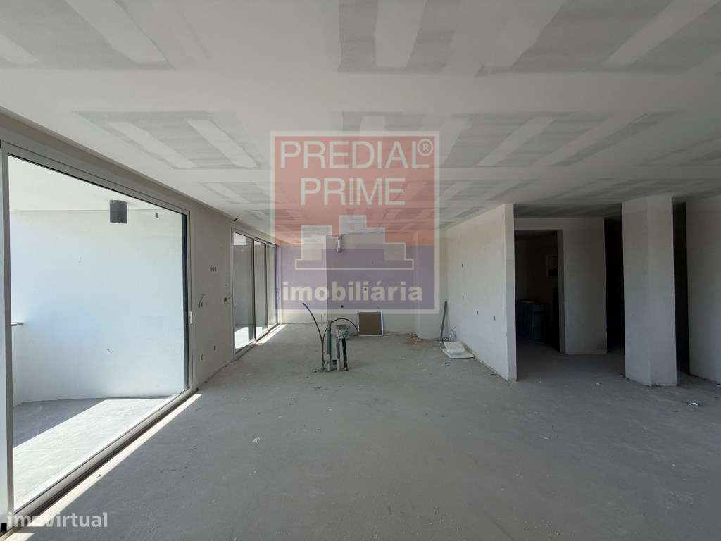 EXCELENTE APARTAMENTO T3 NO CENTRO DE OLIVEIRA DE AZEMEIS-6