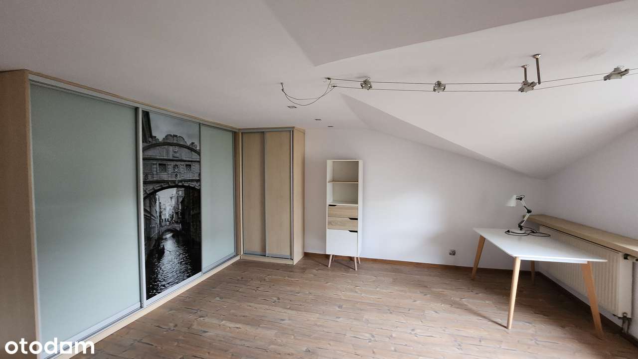 Przestronne 4-pokojowe mieszkanie z ogrzewaniem gazowym-13