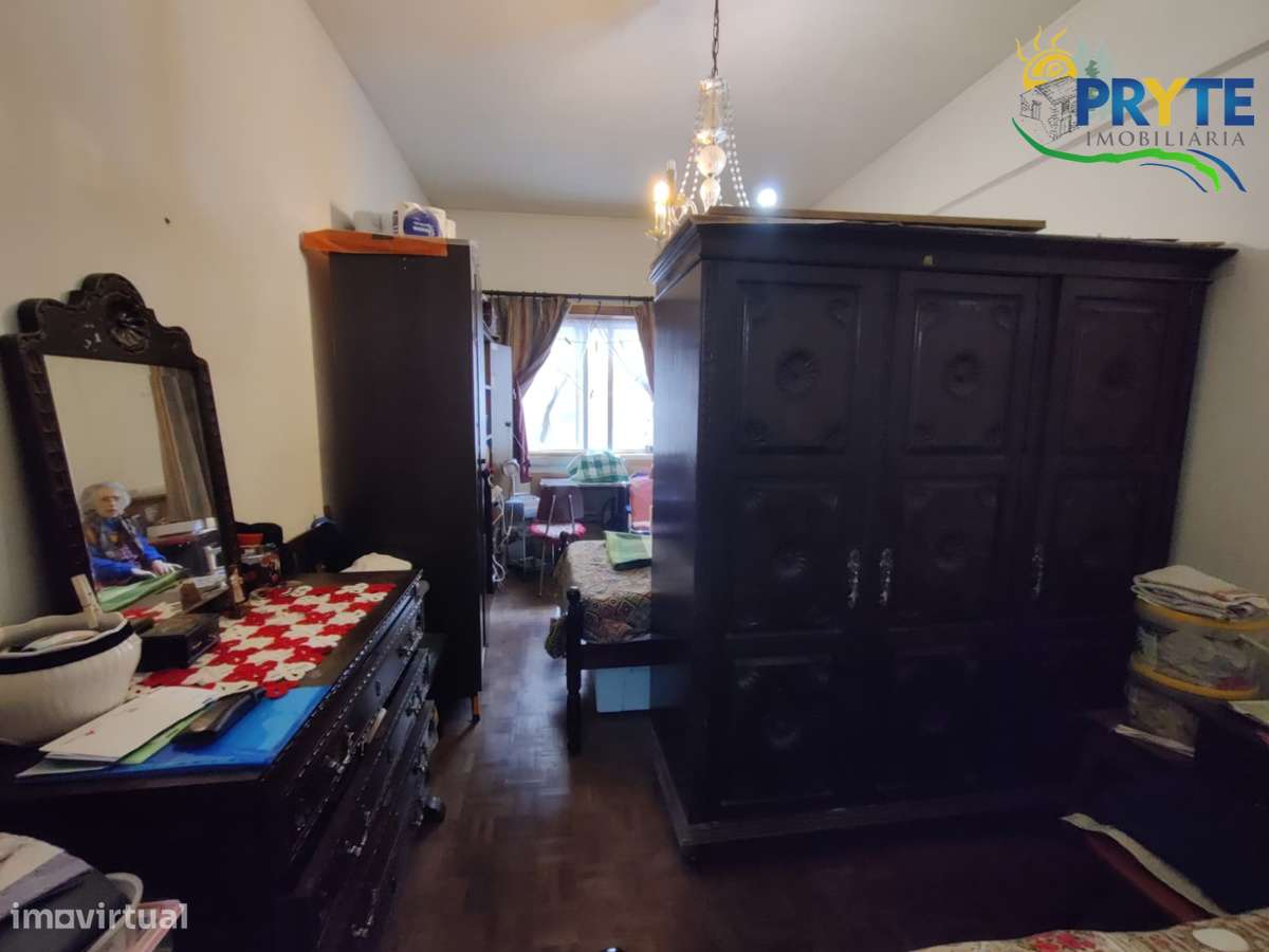 Apartamento T1+1 situado em Campolide-17
