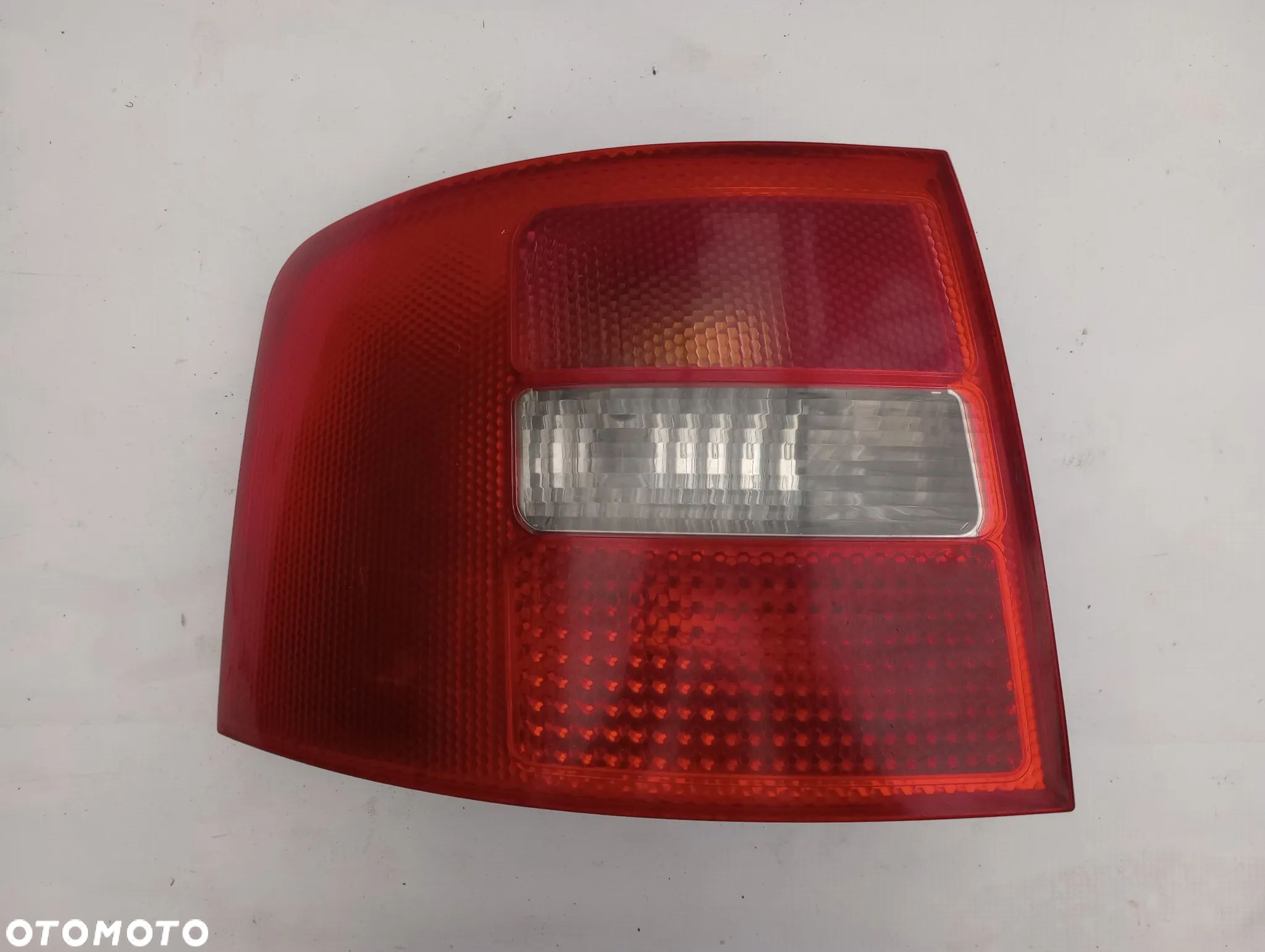 Audi A6 C5 Kombi Lampa Lewy Tył 4B9945095F - 1