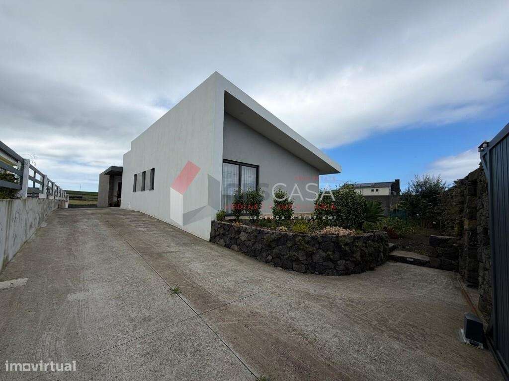 Moradia T3 de arquitetura moderna com excelentes áreas!-52