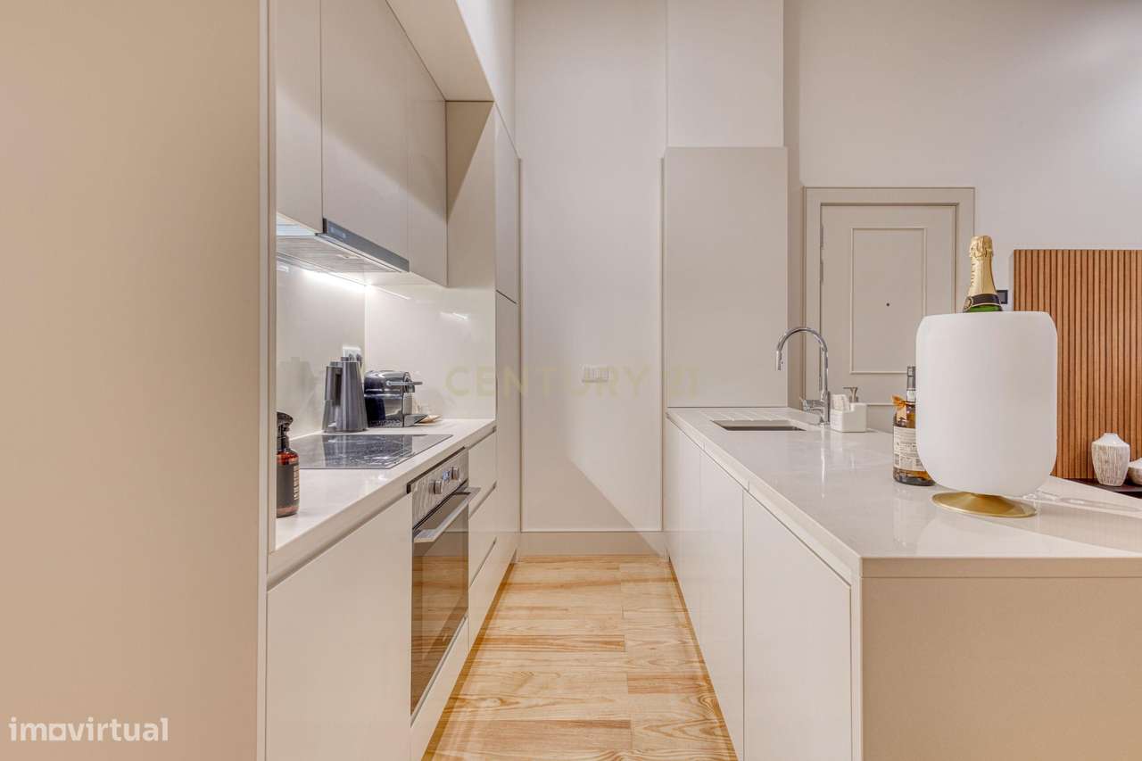 T2 com pátio a 300m dos Aliados - Grande imagem: 4/16