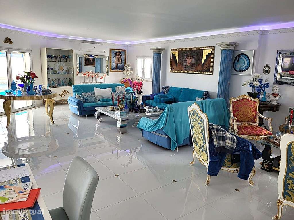 Moradia T4 com garagem e piscina, a 900 metros da praia dos Olhos d... - Grande imagem: 5/26