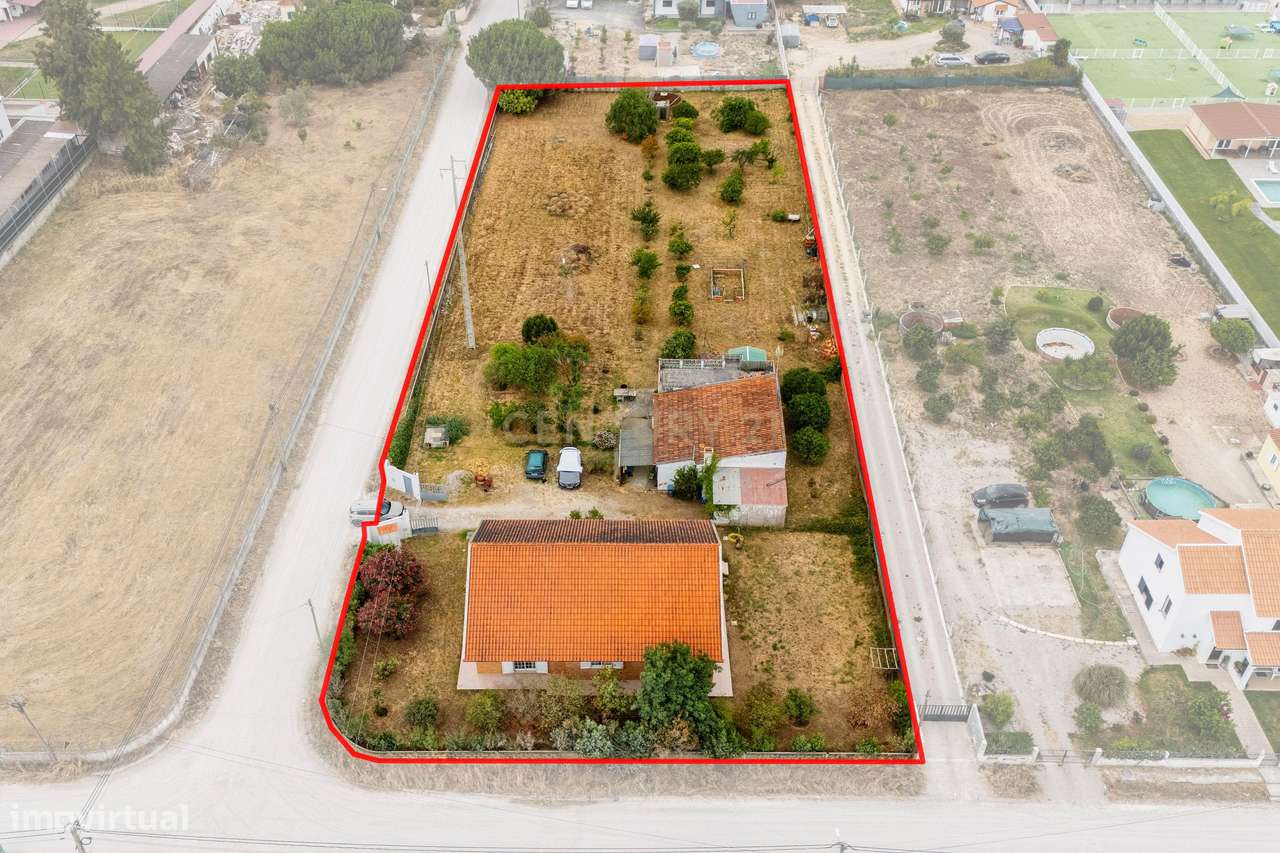 Moradia térrea T3 impecável num terreno de 3954m2 e anexo em Azeitão - Grande imagem: 4/42