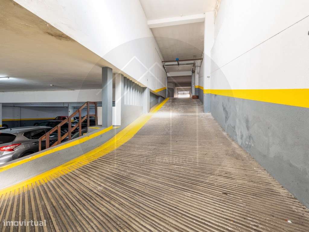 Parque de Estacionamento com 53 Lugares | Investimento Seguro | Porto-23