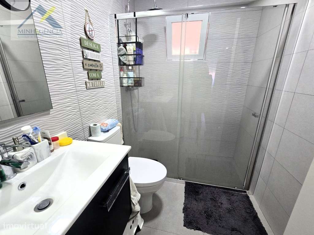 Apartamento T2 Duplex remodelado no Lavradio-27