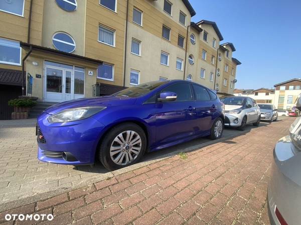 Ford Focus 2.0 EcoBoost ST - 10