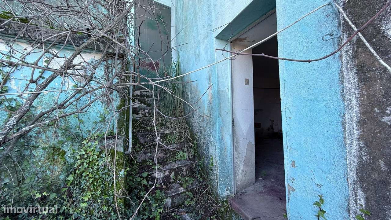 Moradia para reconstrução | Terreno 1.506 m2 | Vista campo | Periferia-18