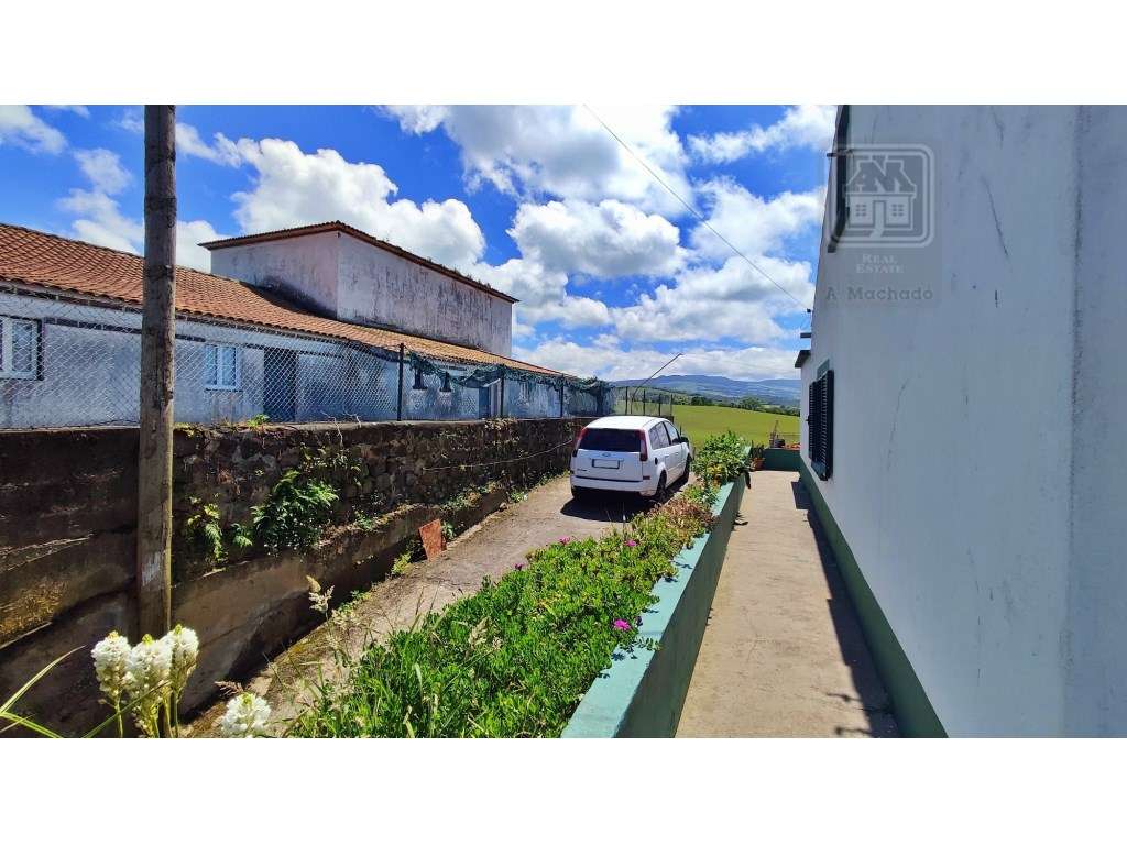 VENDA de CASA - MORADIA com Jardim, Entrada Lateral e Quintal - Fen...-9