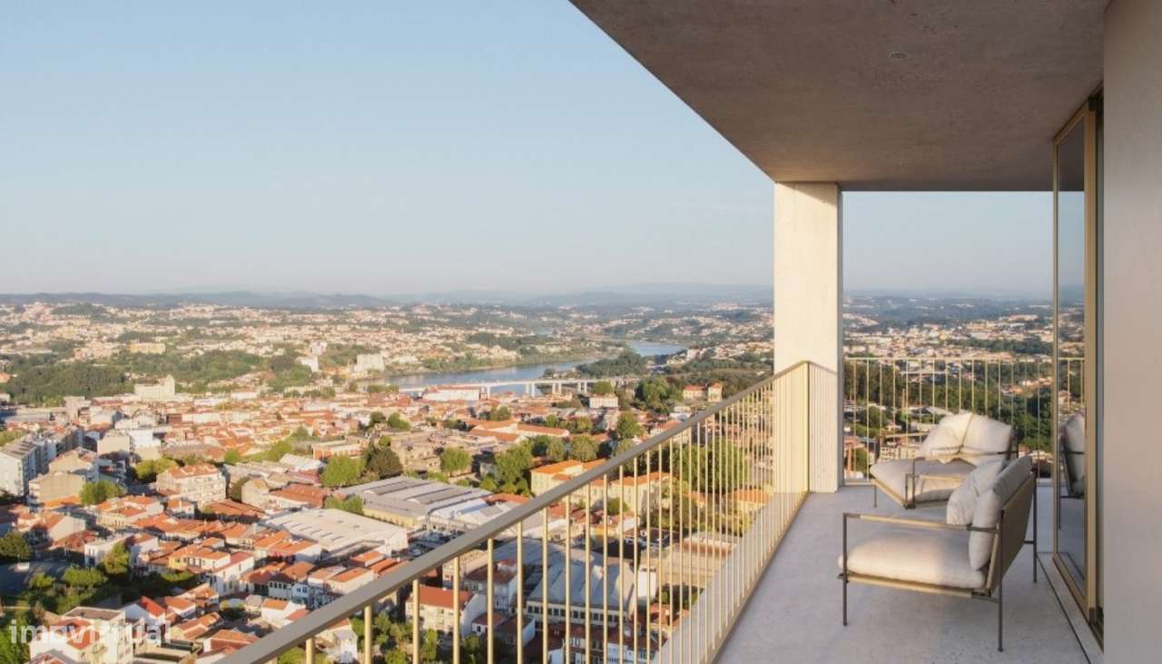 Fernão Magalhães 127: Apartamento T3 com terraço e varandas no Port - Grande imagem: 3/23