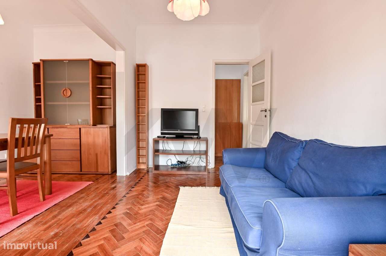 T2 com Varandas e Localização Central na Amadora - Grande imagem: 5/29