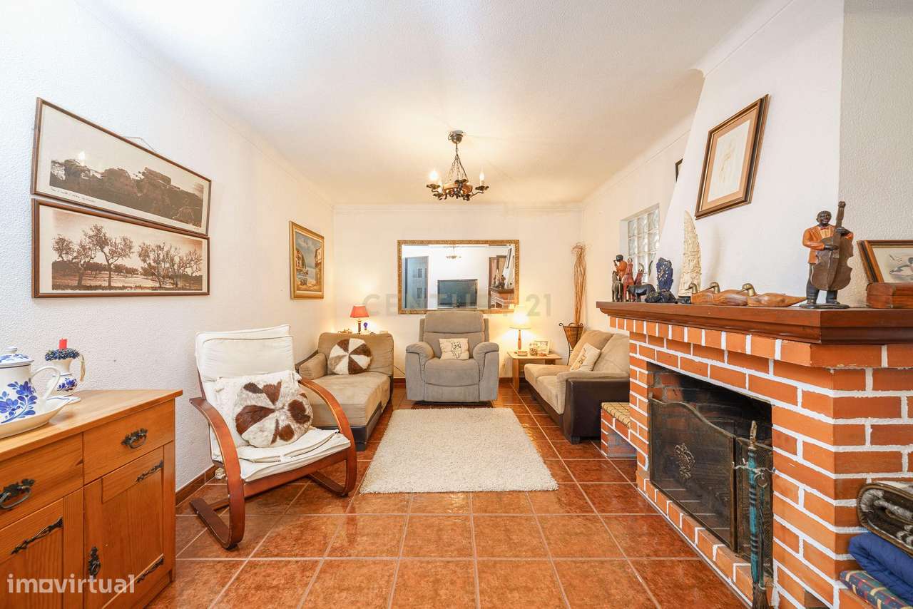 O Refúgio Perfeito em Cajados: Natureza e Duas Moradias num Só Investi-6