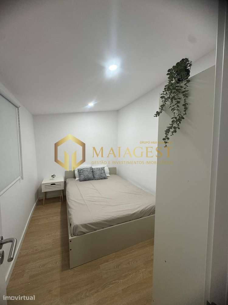 Moradia remodelada dividida em 3 habitações em Canelas-19