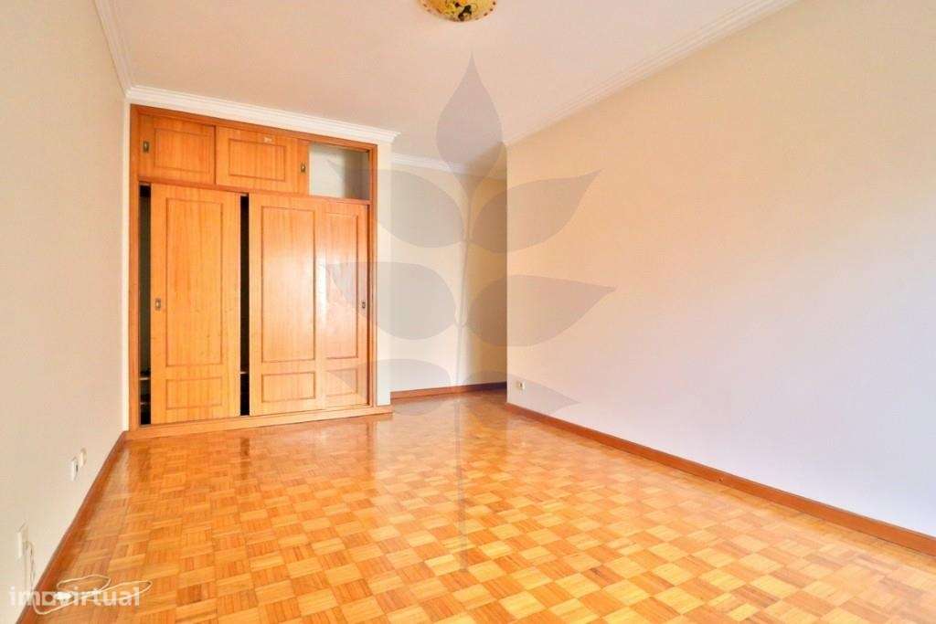 Arrenda-se Apartamento T2 Cozinha Equipada - S. Vítor - Grande imagem: 3/29