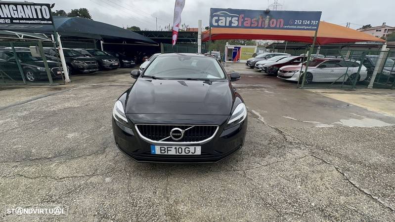 Volvo V40 2.0 D2 Momentum - 1