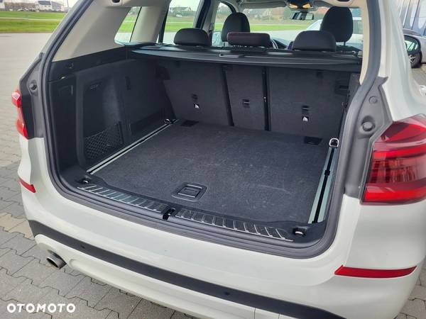 BMW X3 sDrive18d Advantage - 20