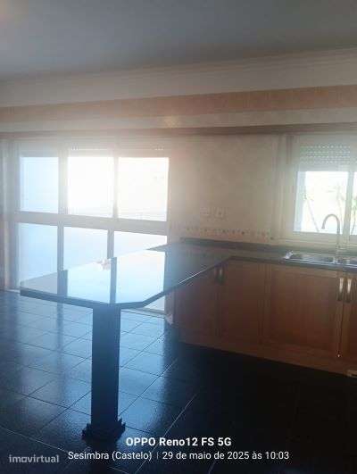 Moradia T4, localizada na zona da Cotovia, em Sesimbra-33