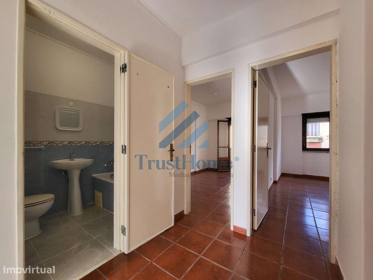 T2 no centro de Queluz a 5min da estação de Queluz-9