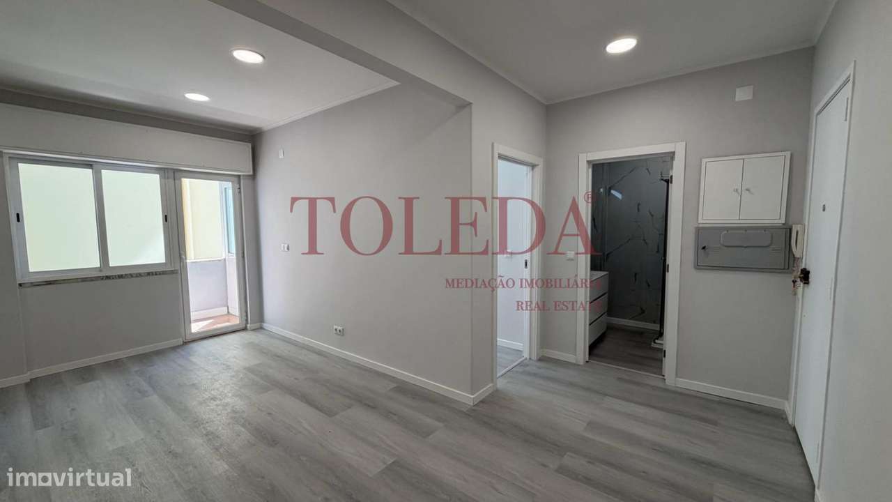 T1 no Centro da Amadora Remodelado-26