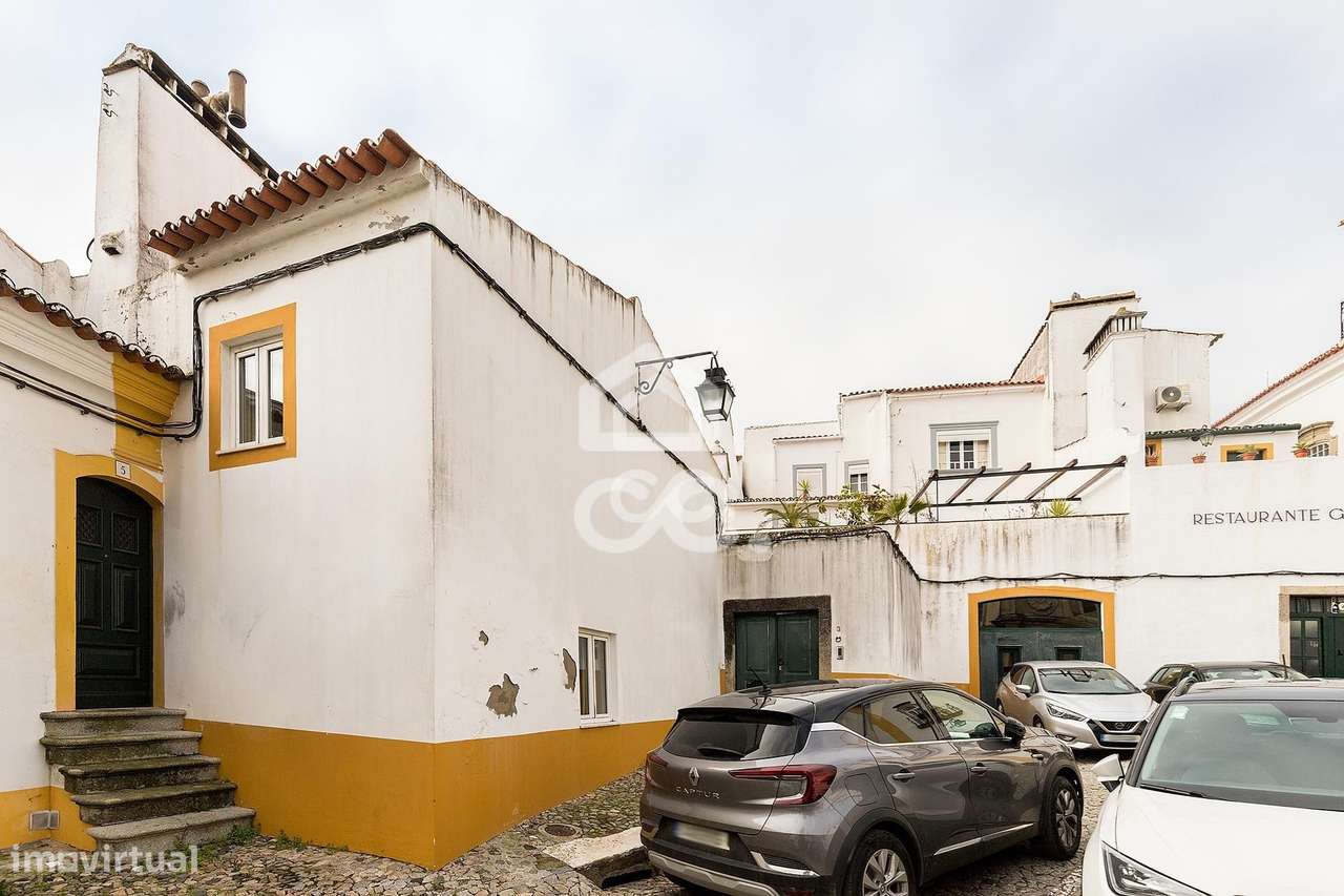 Moradia de luxo com 3 suites, pátio e varandas junto aos Meninos da Gr-53