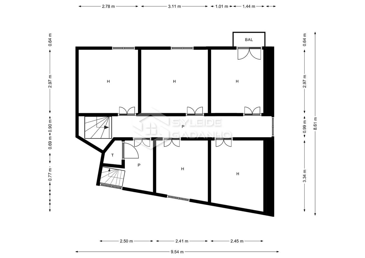 Prédio para venda centro de Caria com comércio no rés-do-chão e ampla-49