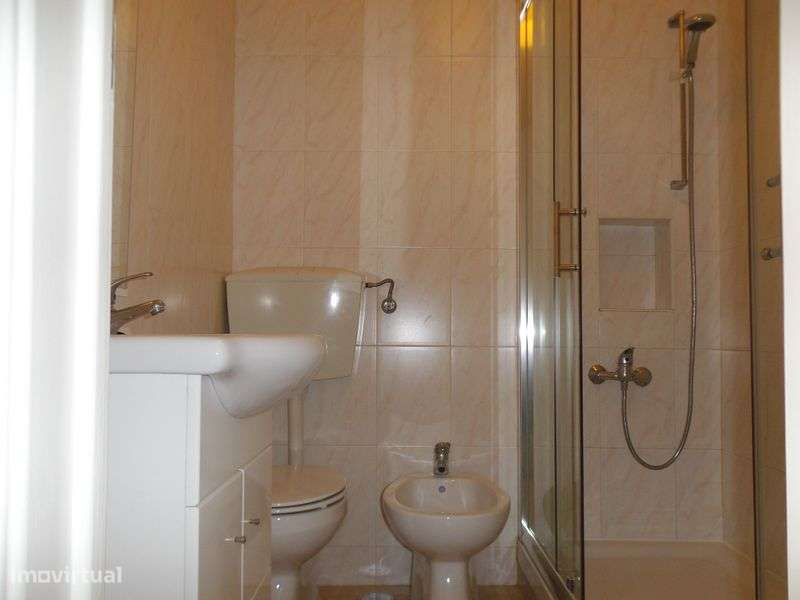 Arrendo T2 em Benfica - Grande imagem: 4/8