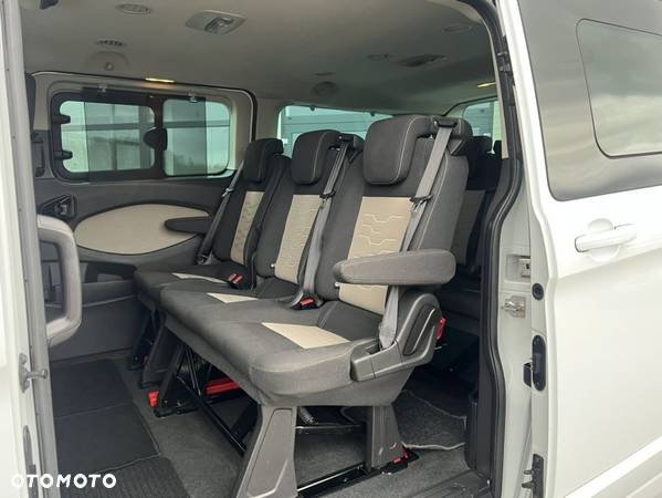 Ford Tourneo Custom - 20