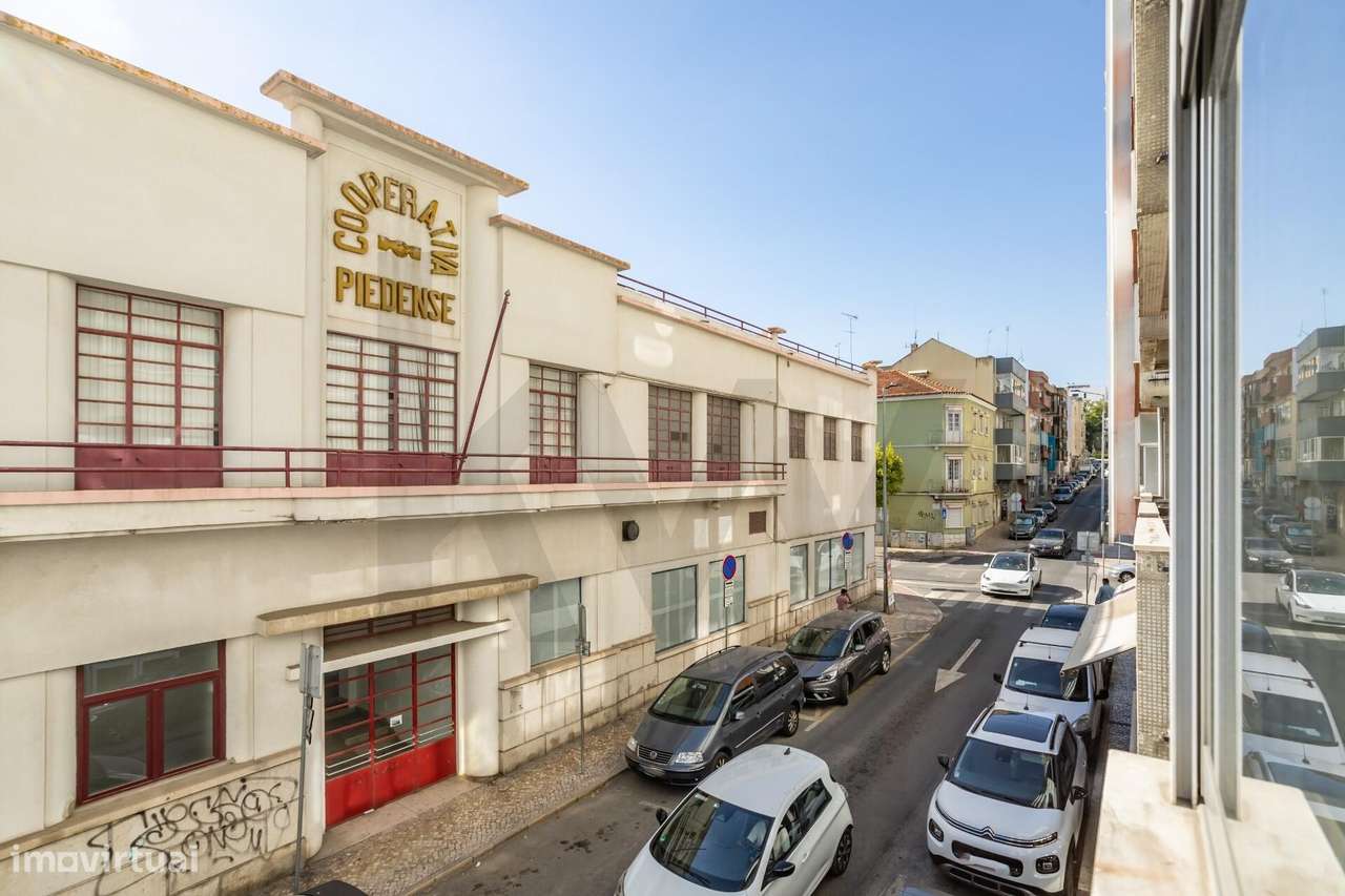 Apartamento T4 transformado em T3 totalmente remodelado na Cova da Pi-34