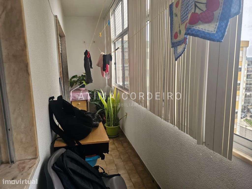 Apartamento T2 na Amora - Localização Privilegiada e Excelente Opor...-20