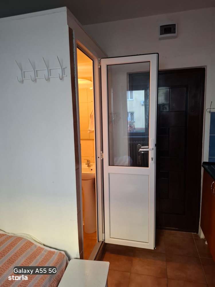 Camera cu baie in Astra, suprafata 12 mp, parter!-0