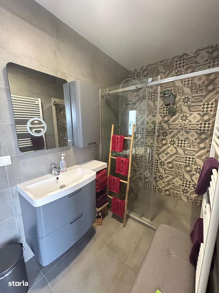 Casă eleganta in zona rezidentiala Ghimbav - cu vedere panoramica! - Imagine principală: 4/19