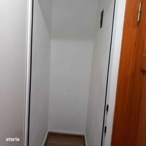 Închiriez apartament cu 2 camere in zona progresul - Imagine principală: 5/8