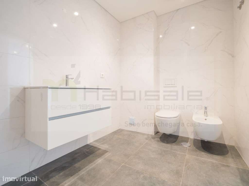 T2 novo na Parede com vista mar-14