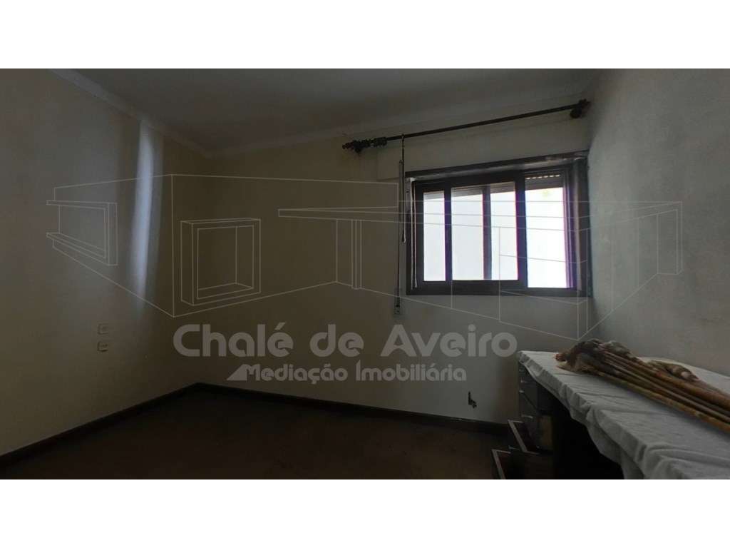 Quinta com 5.000 m2 e casa habitação T5 em Águeda-5