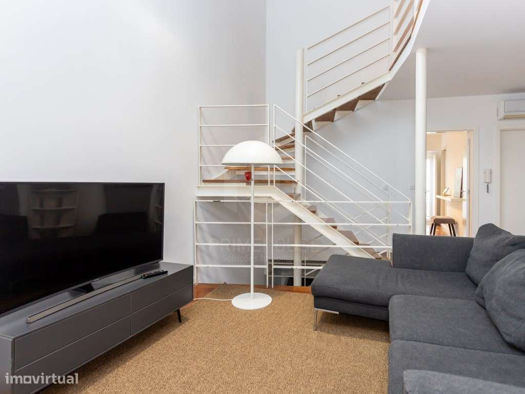 Predio no centro historico do seixal-11