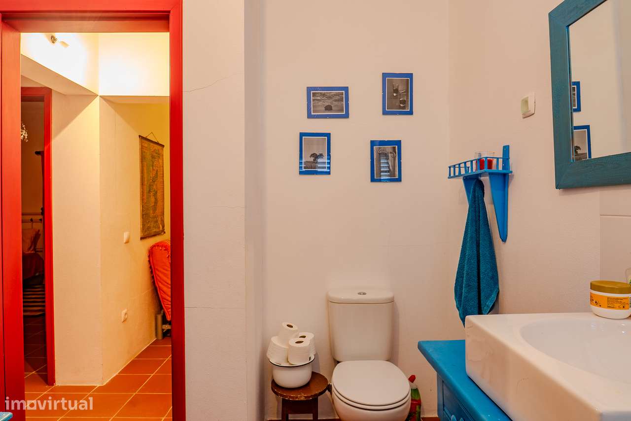 CASA COM QUINTAL | PARA VENDA | FALCOEIRAS-12