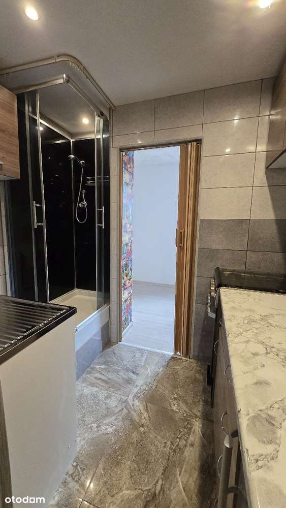 Kawalerka z oddzielną sypialnią i kuchnią-8