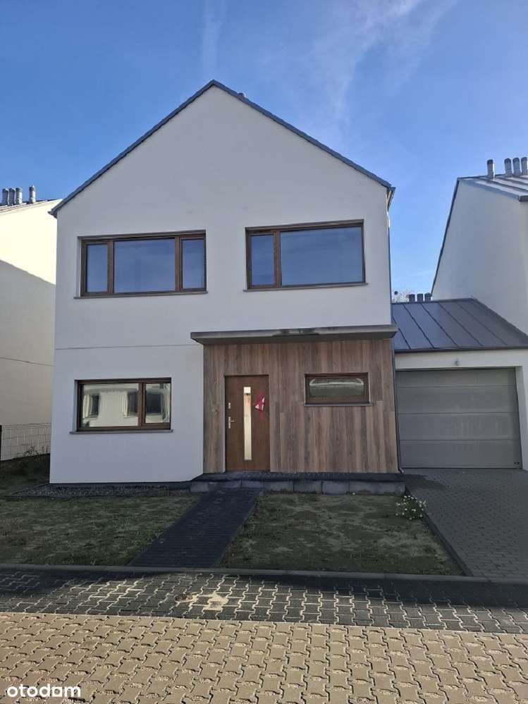 Dom wolno stojący z garażem.-1