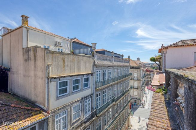Prédio Histórico na Rua do Almada baixa do Porto-27