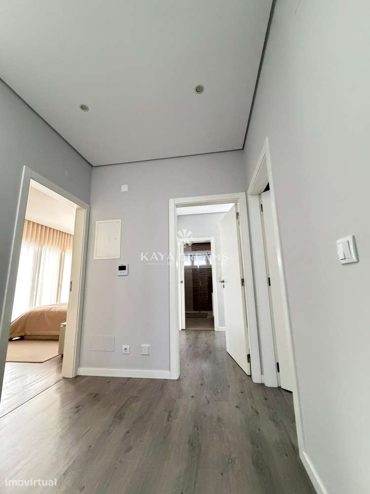 Moradia T5 Semi-Nova em Famões, Odivelas a 5 mint do Strada Outlet-8